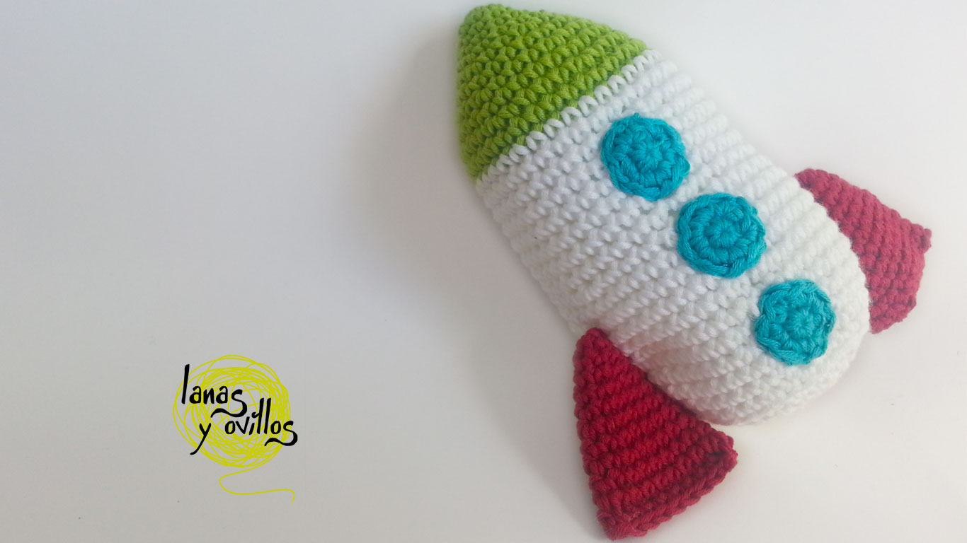 rocket amigurumi pattern free crochet with video tutorial step by step and written pattern