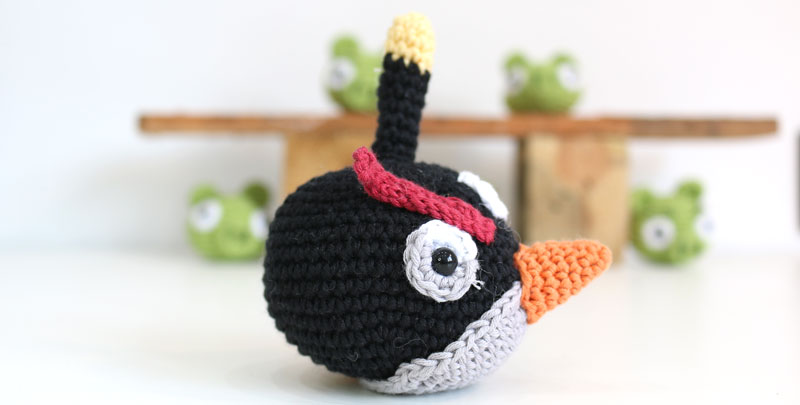 black angry bird free pattern with video tutorial crochet