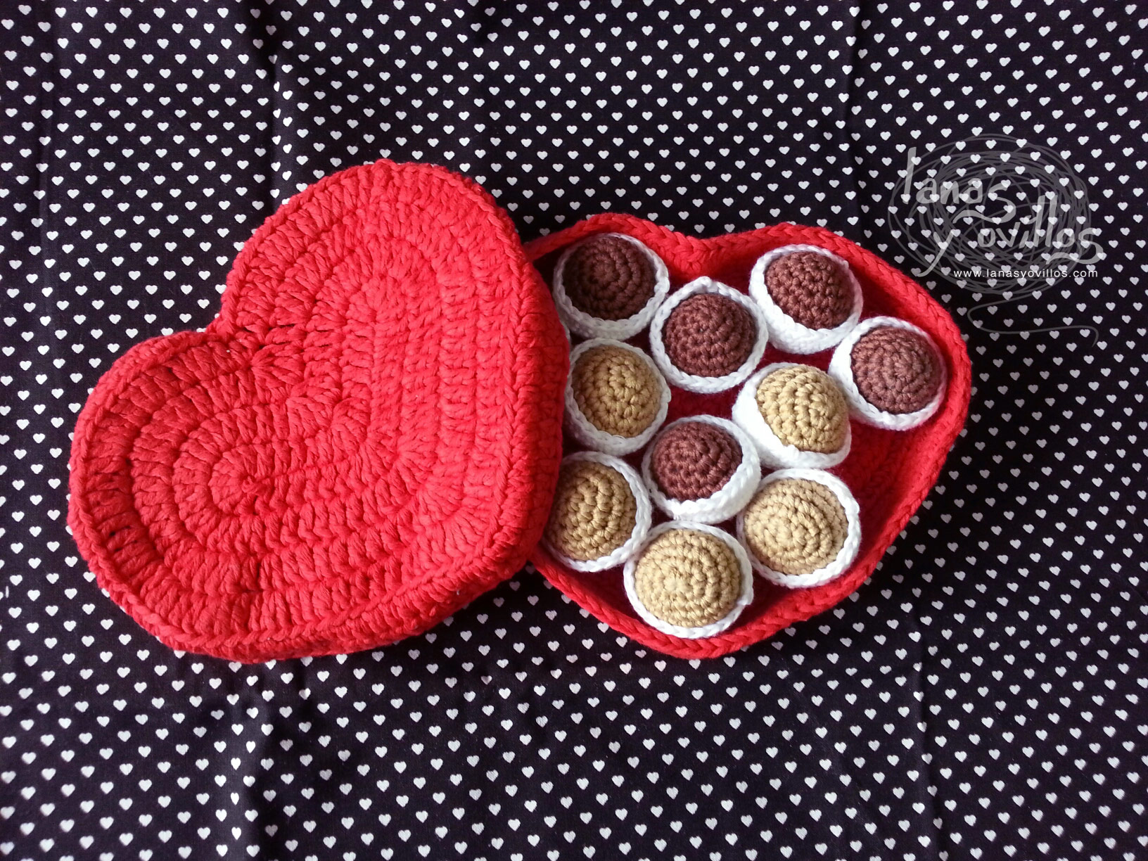 bombon box chocolate valentines day gift idea crochet free pattern