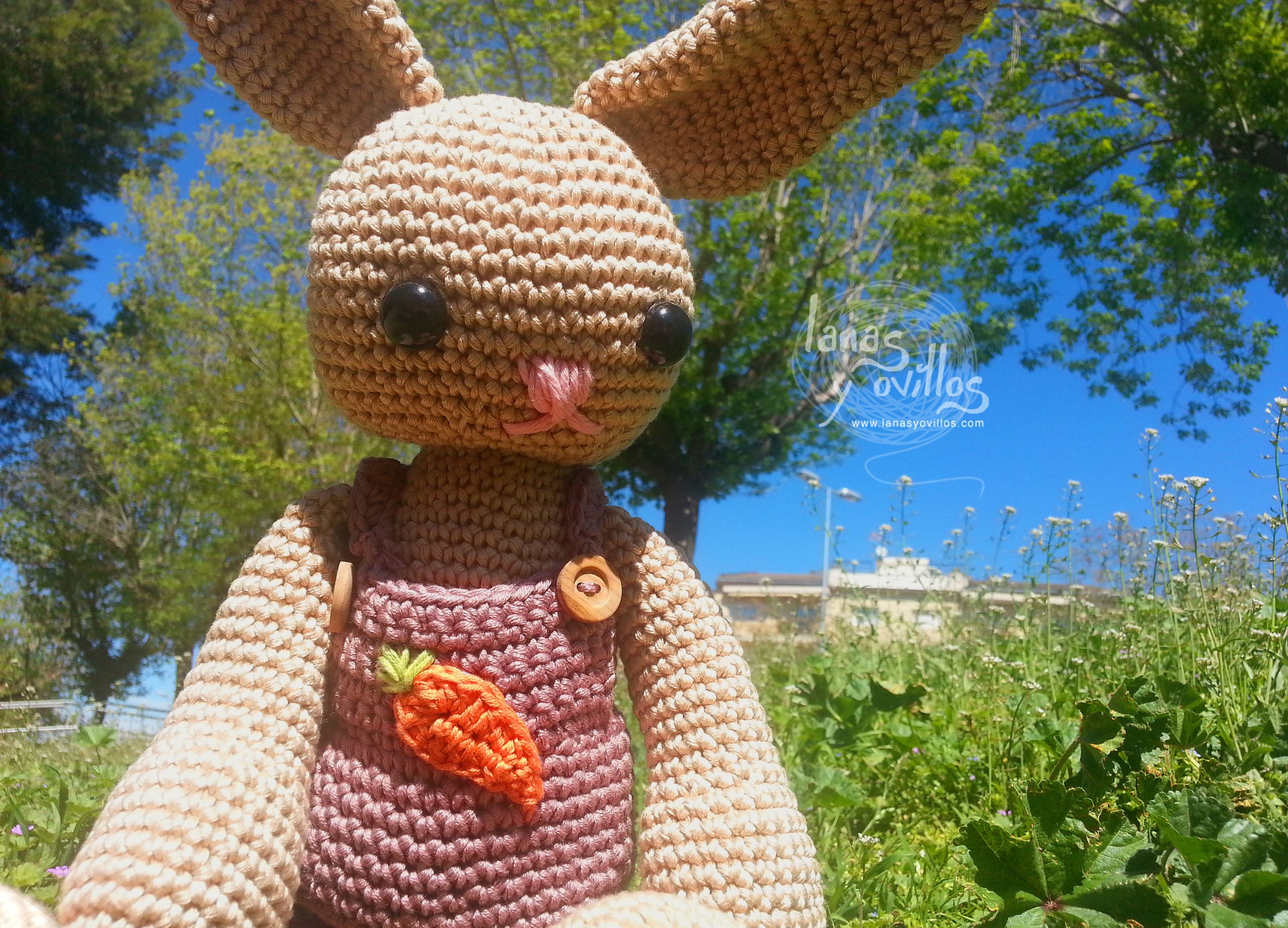 big rabbit amigurumi crochet free pattern with video tutorial