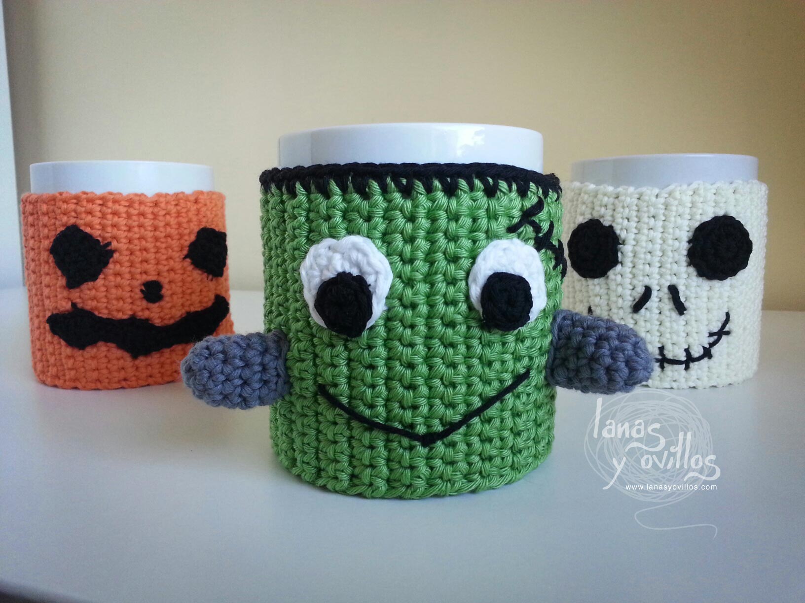 cup cozy halloween free pattern