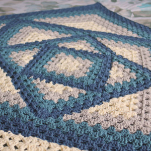 caleidoscope granny stripes blanket free crochet pattern