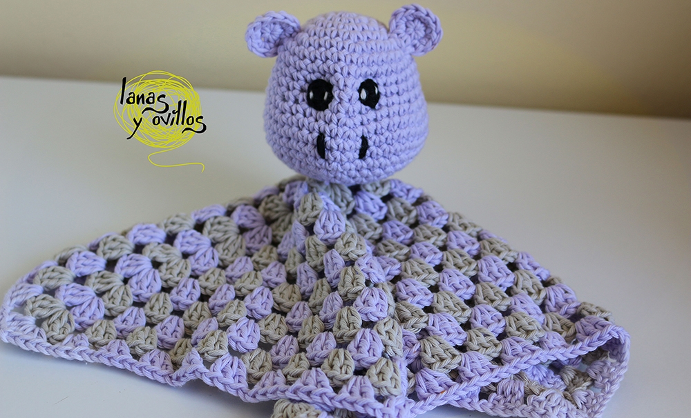 safety blanket crochet free pattern with video tutorial