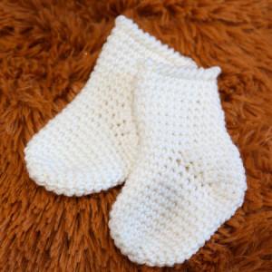 super easy newborn baby crochet socks free pattern