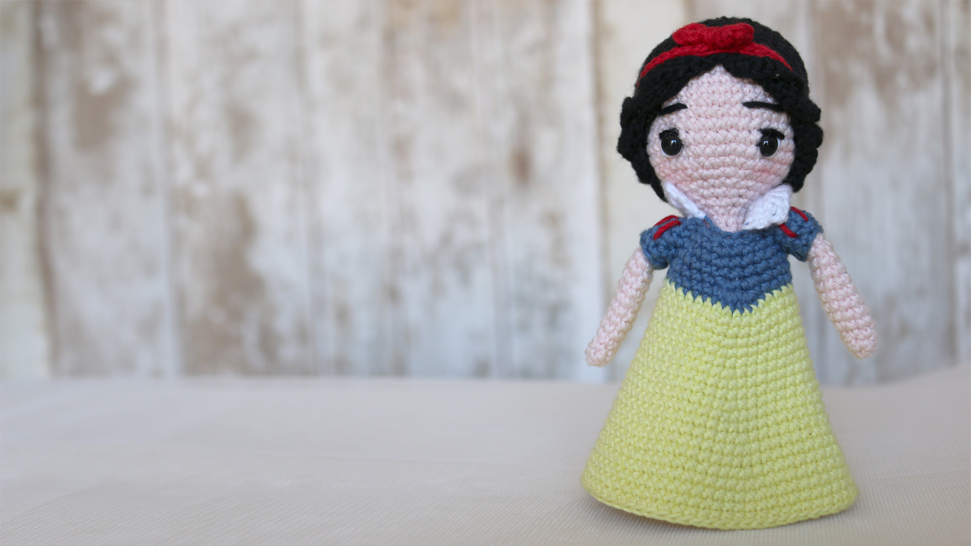 snowhite princess disney amigurumi crochet free pattern