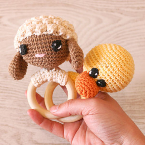 round rattle crochet amigurumi baby free pattern